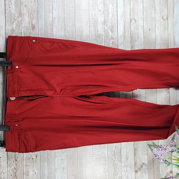 NWOT, VIP, women's Red pants, stretchy fabric, Size 18 - Picture 4 of 9